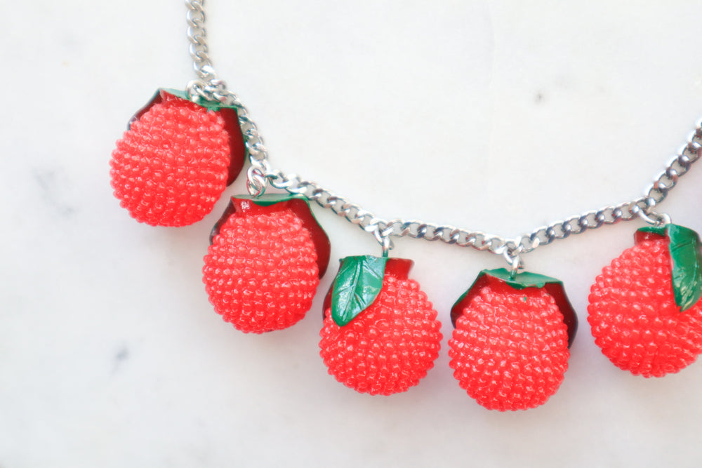 Lychee statement necklace