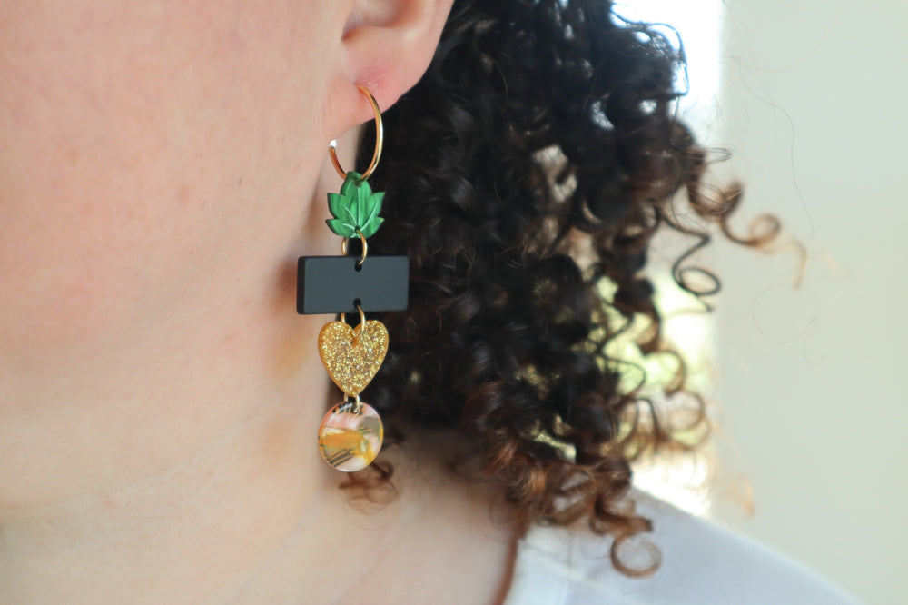 juul pod earrings Tuna melt – Hadas Kaplan color:Blue Lithium measuring approximately 2 inches Buy Geek Bar Pulsar