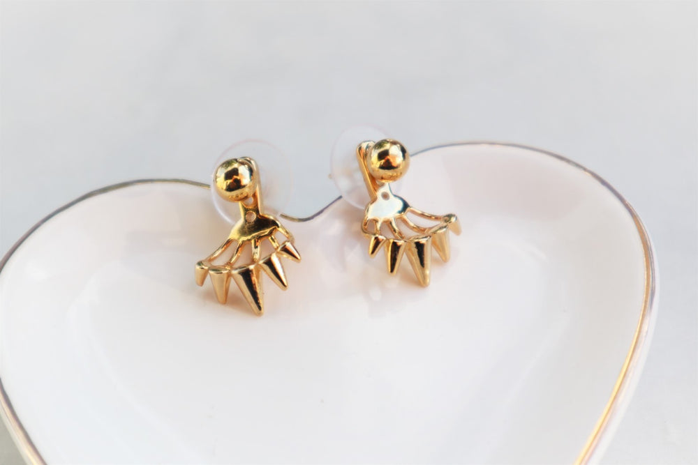 Spike gold ear jacket