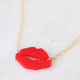 Kiss necklace