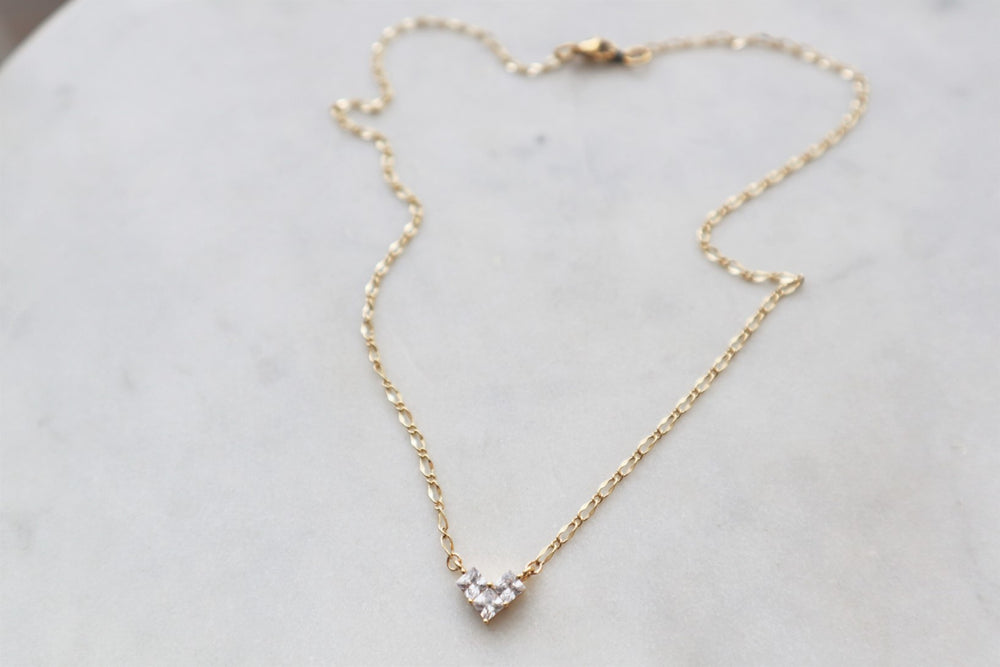 Clear heart short necklace