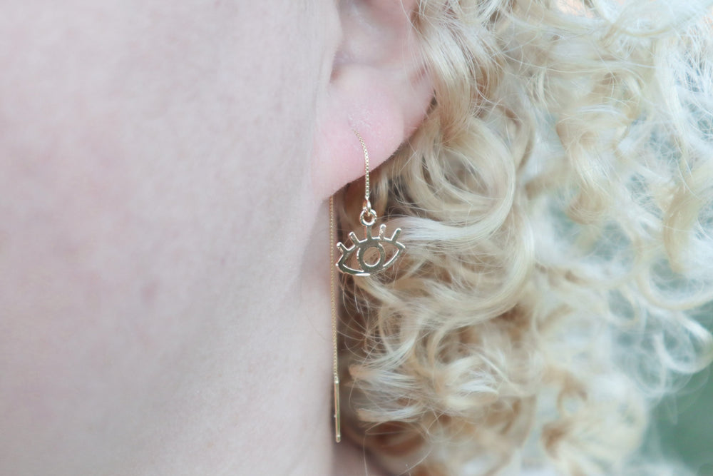Threader eye earrings